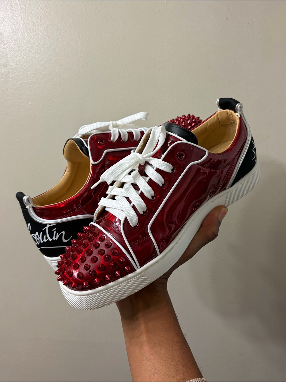 Fun Louis Junior Spikes Flat
'Version Loubi'